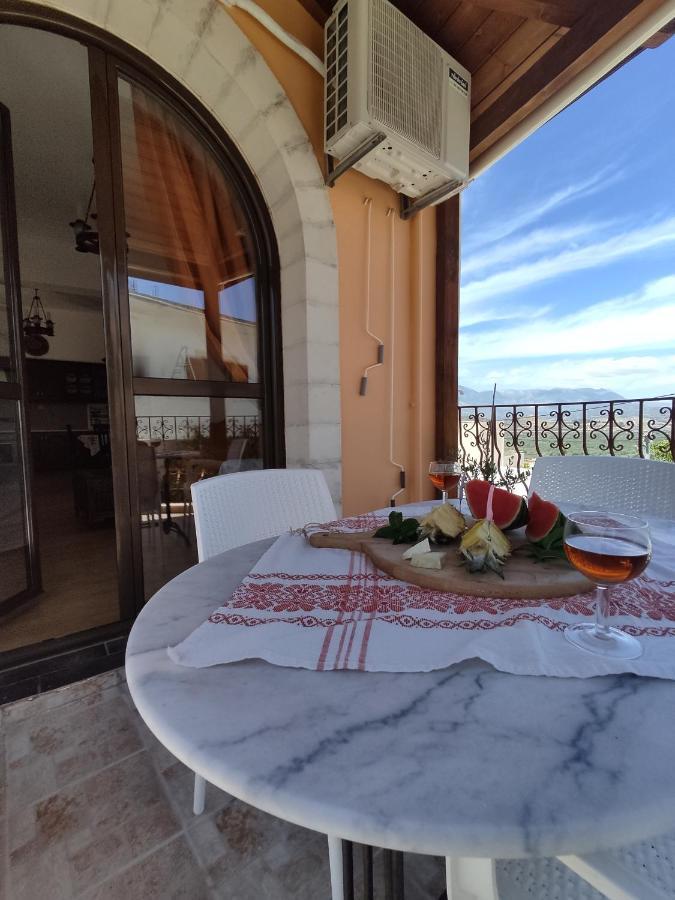 Anemi Villa Kamilari Bagian luar foto